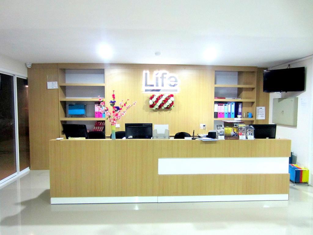 Hotel Life Grand Chiang Mai Esterno foto
