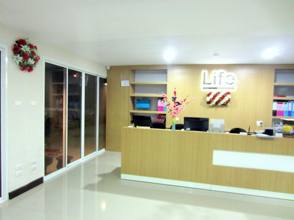 Hotel Life Grand Chiang Mai Esterno foto