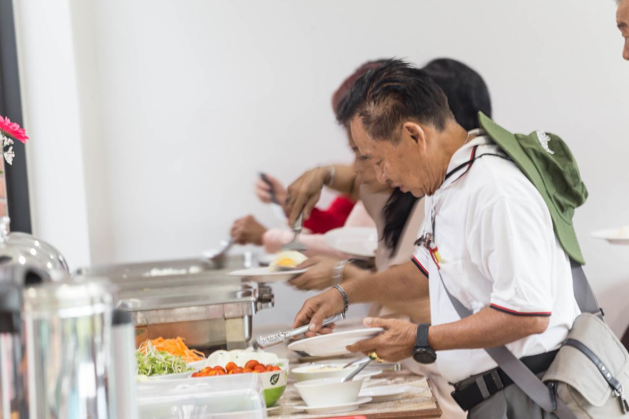 Hotel Life Grand Chiang Mai Esterno foto