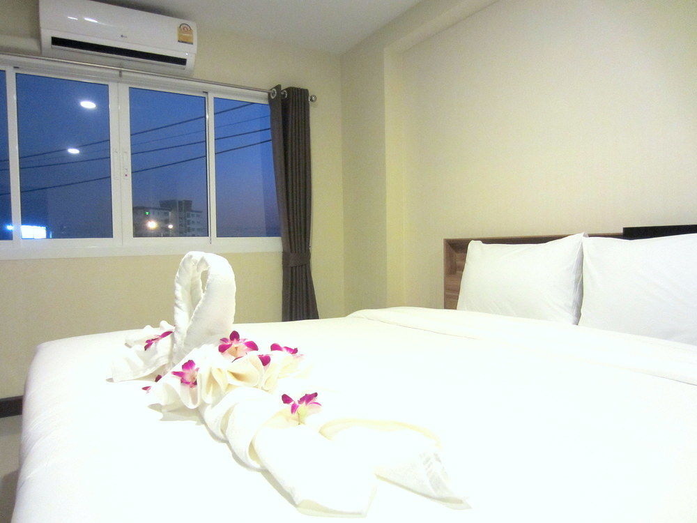 Hotel Life Grand Chiang Mai Esterno foto